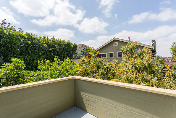 EWLOCATEs7oss IMG-008016