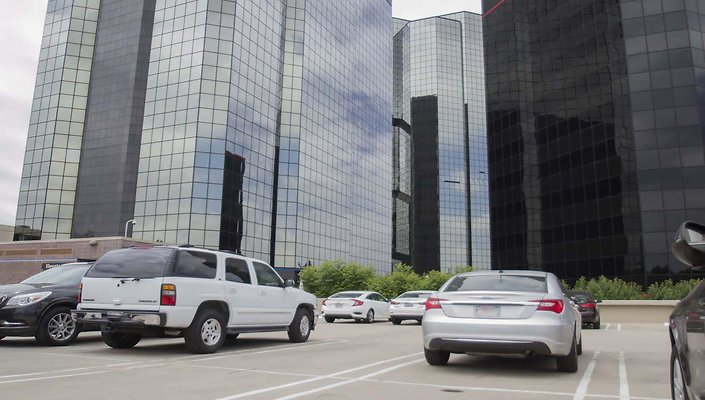 Warner-Center-Tower-1-Parking-Lot-08