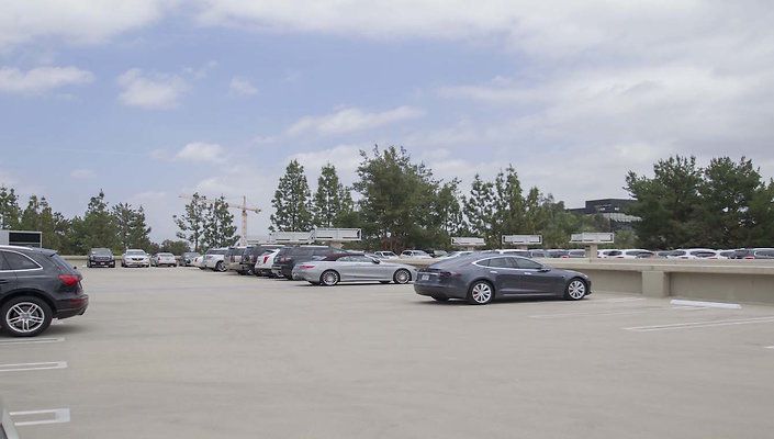 Warner-Center-Tower-1-Parking-Lot-02