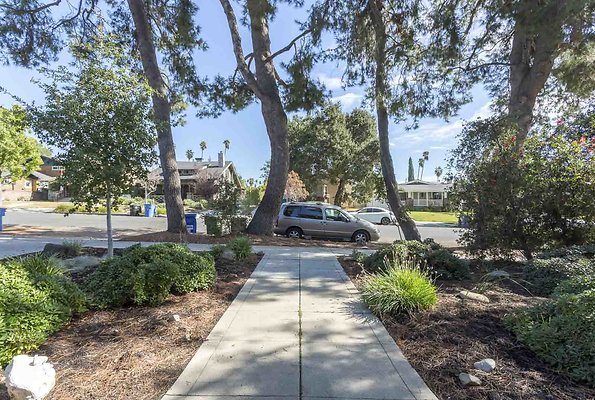 eastwestlocationsIMG-001047 eastwestlocationsIMG-001047