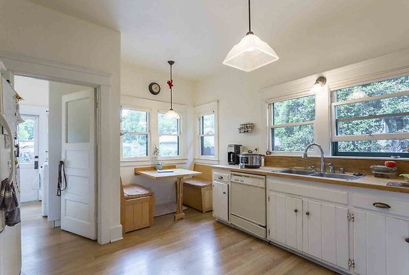 eastwestlocationsIMG-002733 eastwestlocationsIMG-002733