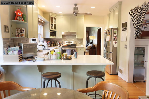 3448-breakfasr-nook-to-kitchen-18