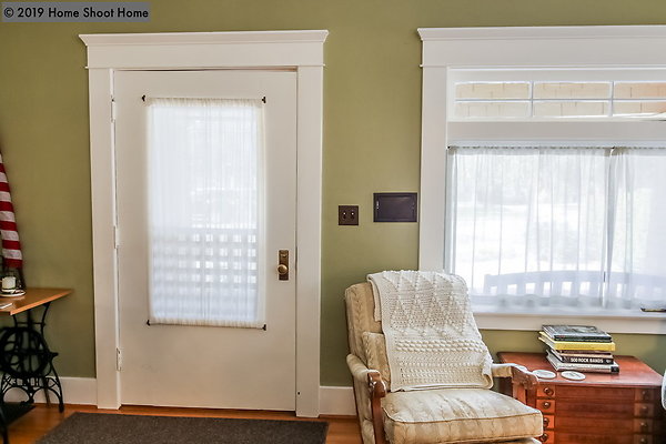 03entrance-reverse 03entrance-reverse