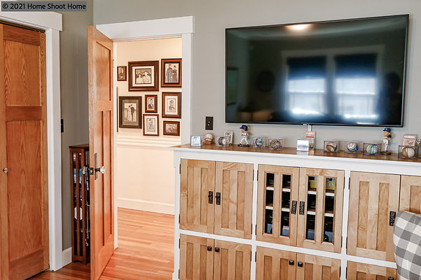 18family-room-reverse