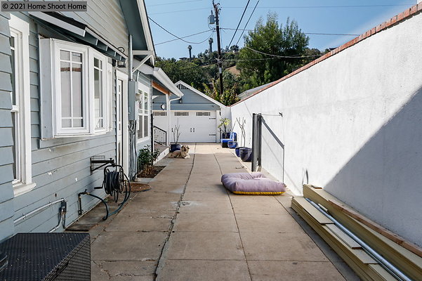 52rear-driveway